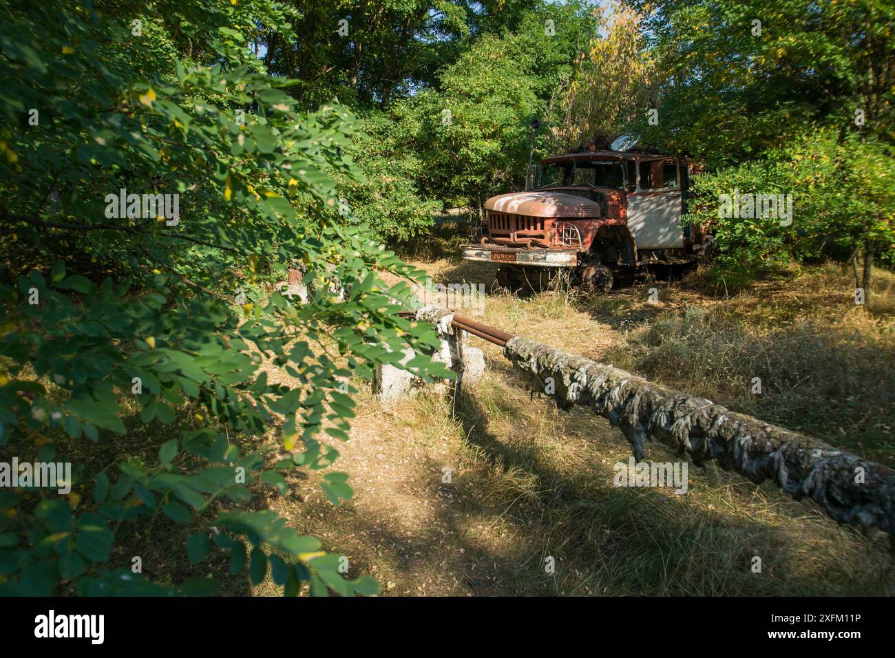 Moteur de pompiers, le premier intervenant à la catastrophe nucléaire de Tchernobyl, zone d'exlusion de Tchernobyl, Ukraine septembre Banque D'Images
