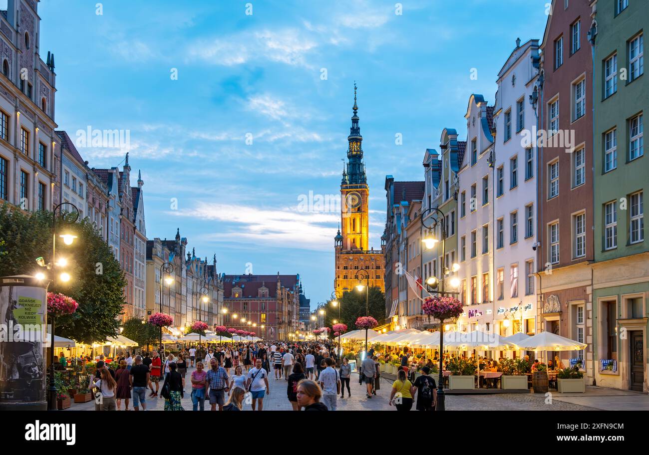 Długi Targ (longue place du marché) avec la mairie principale, Gdansk, Gdańsk, Pologne Banque D'Images
