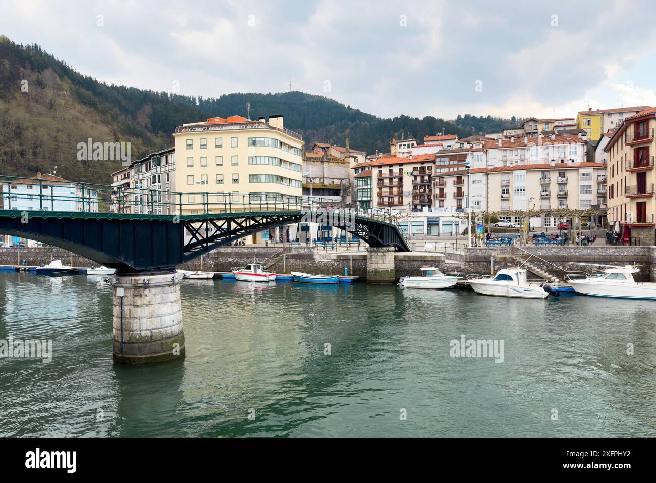 Belle vieille ville Ondarroa en pays Basque, Espagne. Photographie de haute qualité Banque D'Images