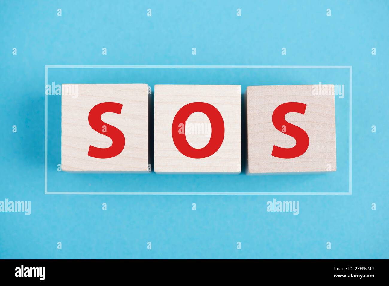 SOS, aide nécessaire, violence familiale, femmes et enfants victimes de violence, mois international de sensibilisation octobre aux victimes et aux survivants Banque D'Images