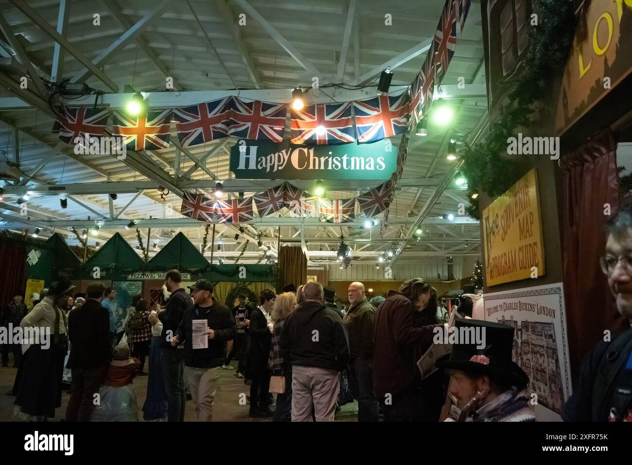 San Francisco, CA, États-Unis. 16 décembre 2023. À l'intérieur de la foire de Dickens, Cow Palace, Daly City. Le festival a lieu chaque année autour de Noël. Banque D'Images