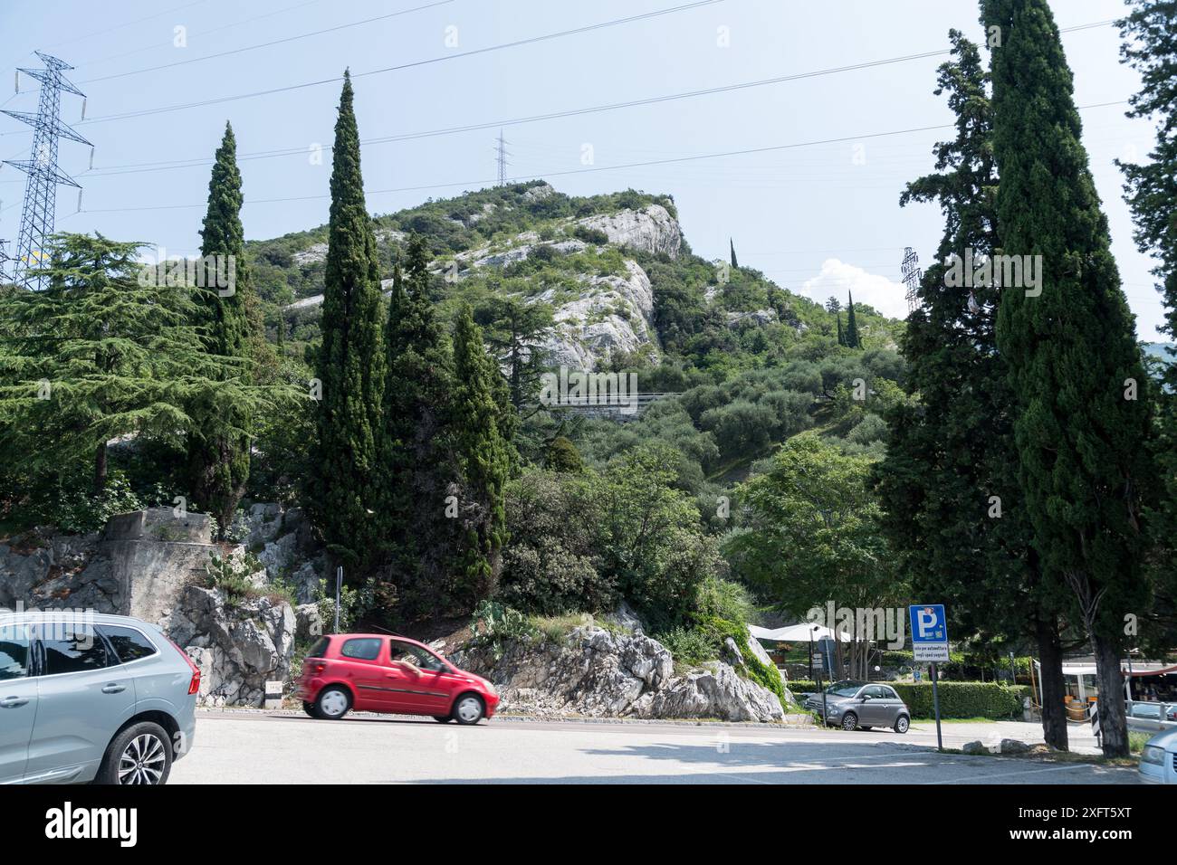 Côté nord du lac de Garde (lac de Garde) à Linfano, Province de trente, Trentin-Haut-Adige/Sudtirol, Italie© Wojciech Strozyk / Alamy Stock photo Banque D'Images