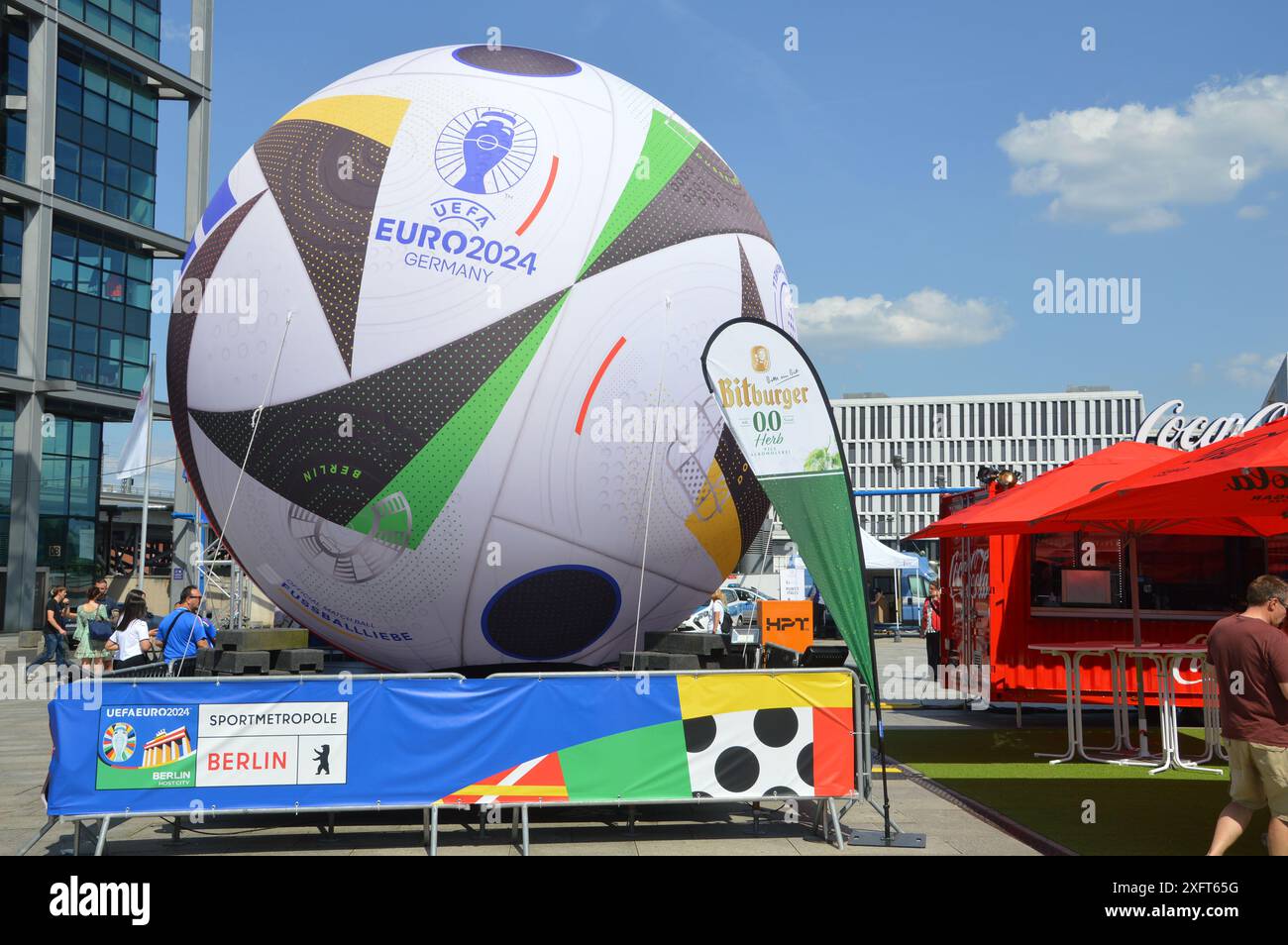 Berlin, Allemagne - 29 juin 2024 - UEFA EURO2024 devant la gare principale de Berlin. (Photo de Markku Rainer Peltonen) Banque D'Images