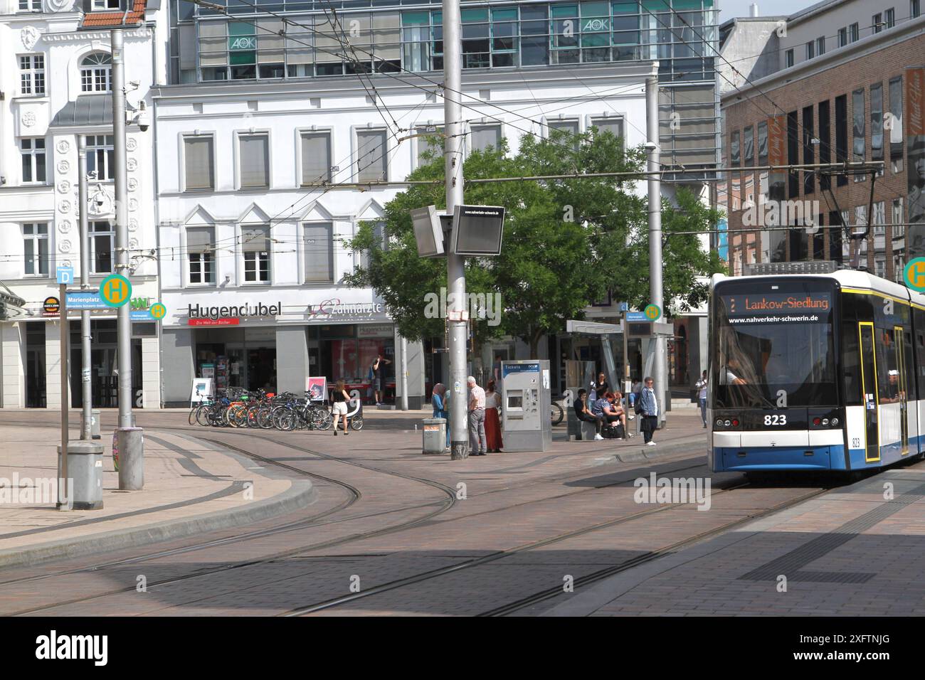 Blick am Donnerstag 27.06.2024 in Schwerin auf den örtlichen Marienplatz. Der Platz Gilt in der Landeshauptstadt seit Jahren als Kriminalitätsschwerpunkt. *** Vue de la place Marienplatz locale à Schwerin le jeudi 27 06 2024 la place est considérée depuis des années comme un haut lieu de criminalité dans la capitale de l'État Banque D'Images