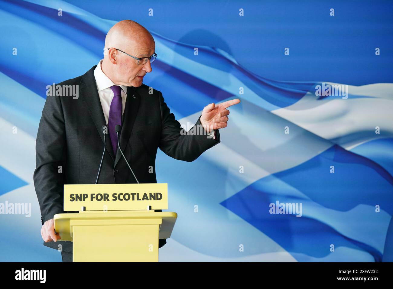 Le premier ministre écossais John Swinney s'adressant aux médias à la distillerie Port of Leith à Édimbourg, à la suite de la victoire écrasante du Parti travailliste aux élections générales. Date de la photo : vendredi 5 juillet 2024. Banque D'Images