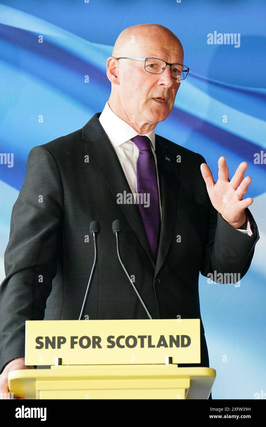 Le premier ministre écossais John Swinney s'adressant aux médias à la distillerie Port of Leith à Édimbourg, à la suite de la victoire écrasante du Parti travailliste aux élections générales. Date de la photo : vendredi 5 juillet 2024. Banque D'Images