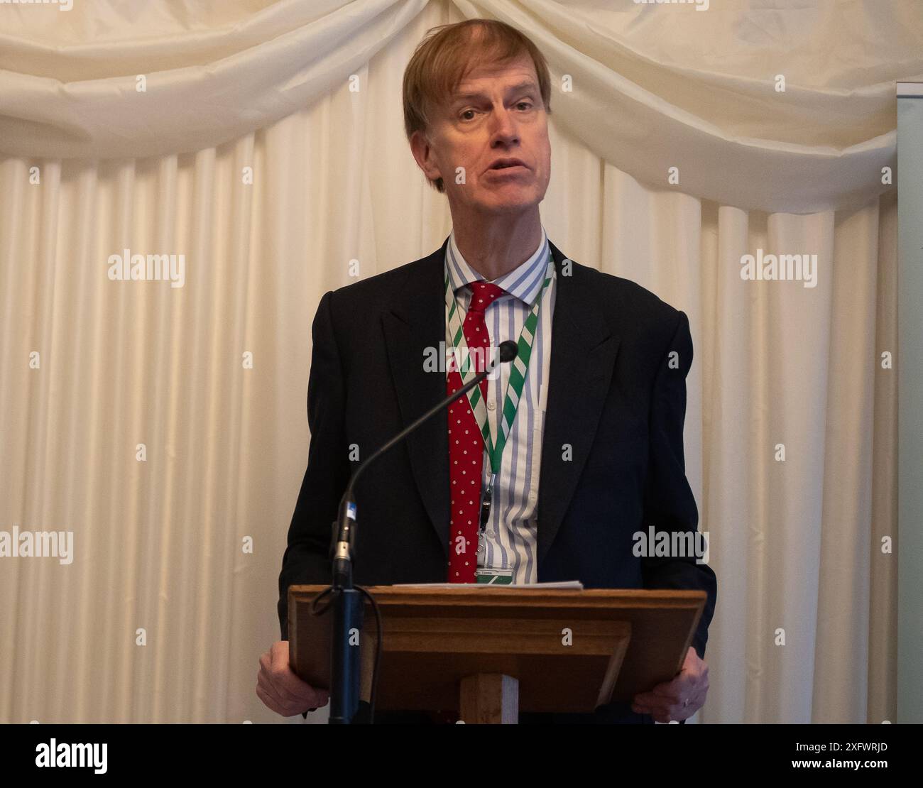 FICHIERS PHOTOS. 5 juillet 2024. Stephen Timms a été élu député d'East Ham à la suite des élections générales qui ont eu lieu hier. Westminster, Royaume-Uni. 21 novembre 2023. Stephen Timms le député sur la photo assiste à une réception paliamentaire à la Chambre des communes. Crédit : Maureen McLean/Alamy Banque D'Images