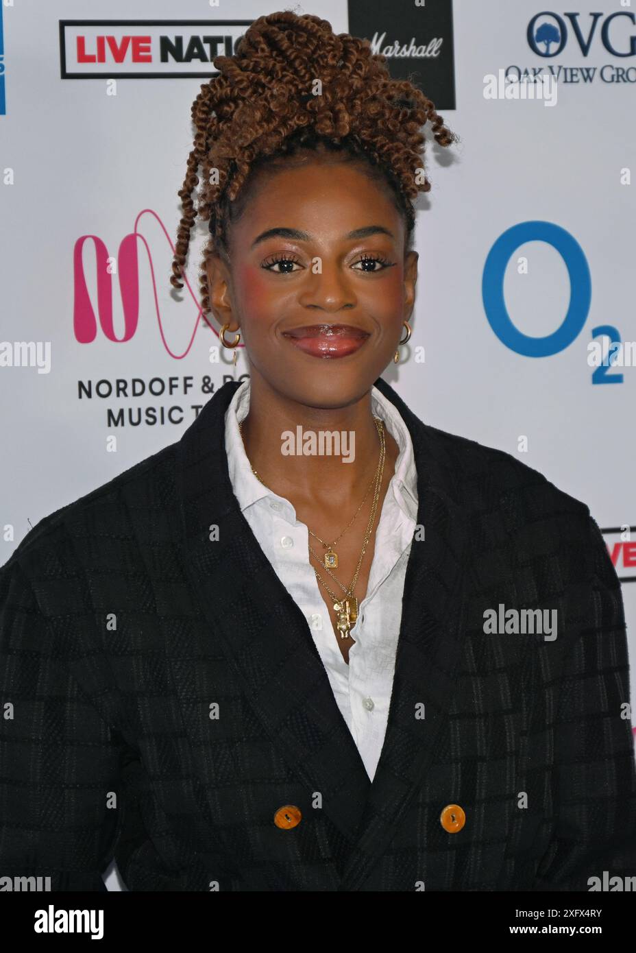 LONDRES, ROYAUME-UNI. 5 juillet 2024. Cat Burns participe aux Nordoff et Robbins O2 Silver clefs Awards 2024, un événement annuel prestigieux organisé par la plus grande association caritative de musicothérapie du Royaume-Uni Nordoff et Robbins au JW Marriott Grosvenor House, à Londres, au Royaume-Uni. Crédit : Voir Li/Picture Capital/Alamy Live News Banque D'Images