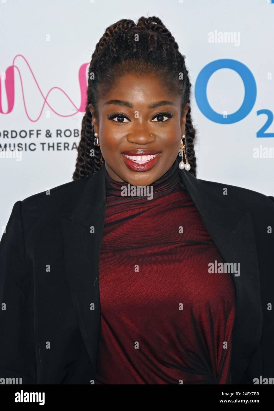 LONDRES, ROYAUME-UNI. 5 juillet 2024. Clara Amfo assiste aux Nordoff et Robbins O2 Silver clefs Awards 2024, un événement annuel prestigieux organisé par la plus grande association caritative de musicothérapie du Royaume-Uni Nordoff et Robbins au JW Marriott Grosvenor House, Londres, Royaume-Uni. Crédit : Voir Li/Picture Capital/Alamy Live News Banque D'Images