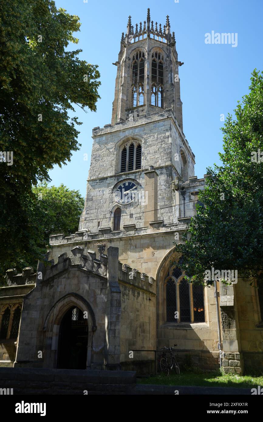 Église All Saints, trottoir, York. L'église date du XIVe siècle. Le choeur a été démoli en 1780 et l'extrémité est reconstruite. Banque D'Images