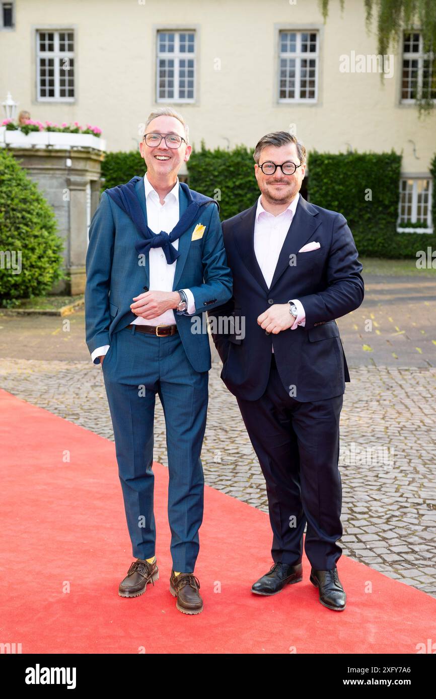 Longines Balve Optimum 2024 sur 07.06.24 à Balve, Schloss Wocklum, réception du château, Volker Krieger, Sebastian Boese (Longines Allemagne) Banque D'Images