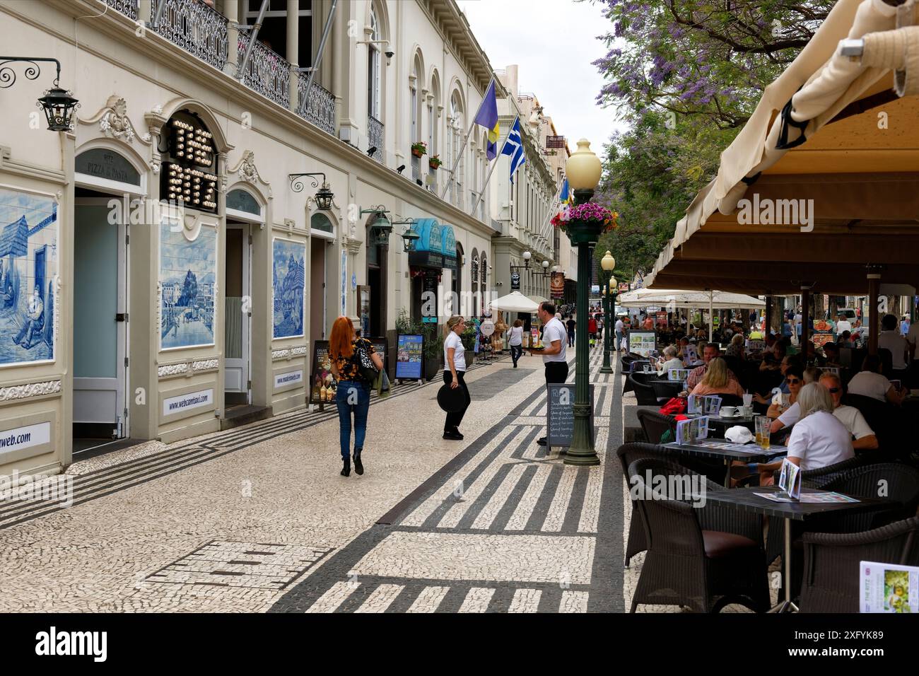 Restaurant le Ritz dans la zone piétonne (Avenida Arriaga) dans la vieille ville, Funchal, Ilha de Madère, Océan Atlantique, Île de Madère, Portugal Banque D'Images