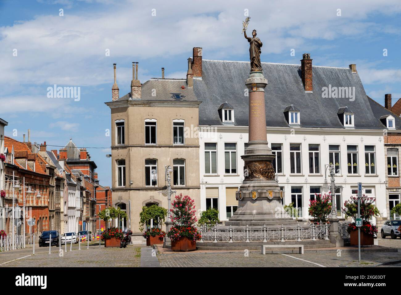 Mémorial de guerre pour les soldats français morts lors du siège d'Anvers en 1832, place de Lille, Tournai, Belgique Banque D'Images