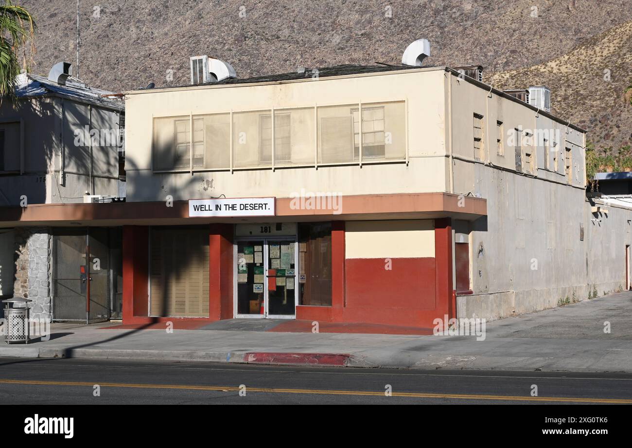 PALM SPRINGS, CALIFORNIE - 21 JUIN 2024 : Well in the Desert, offre une aide alimentaire d'urgence, une distribution hebdomadaire de nourriture supplémentaire et un large éventail Banque D'Images