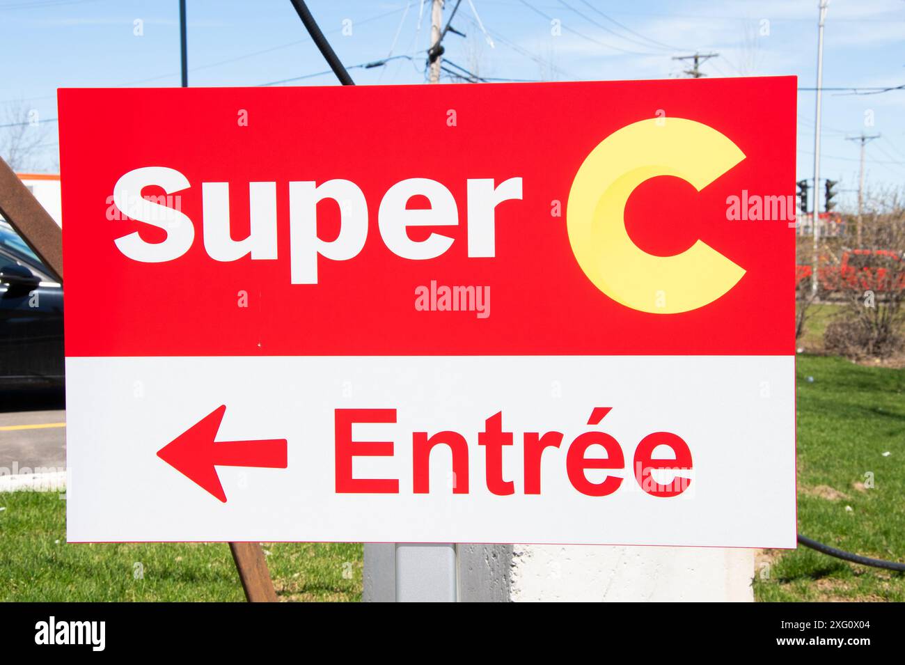 Affiche de l'épicerie Super C indiquant l'entrée principale de l'avenue. Taniata à Lévis, Québec, Canada Banque D'Images