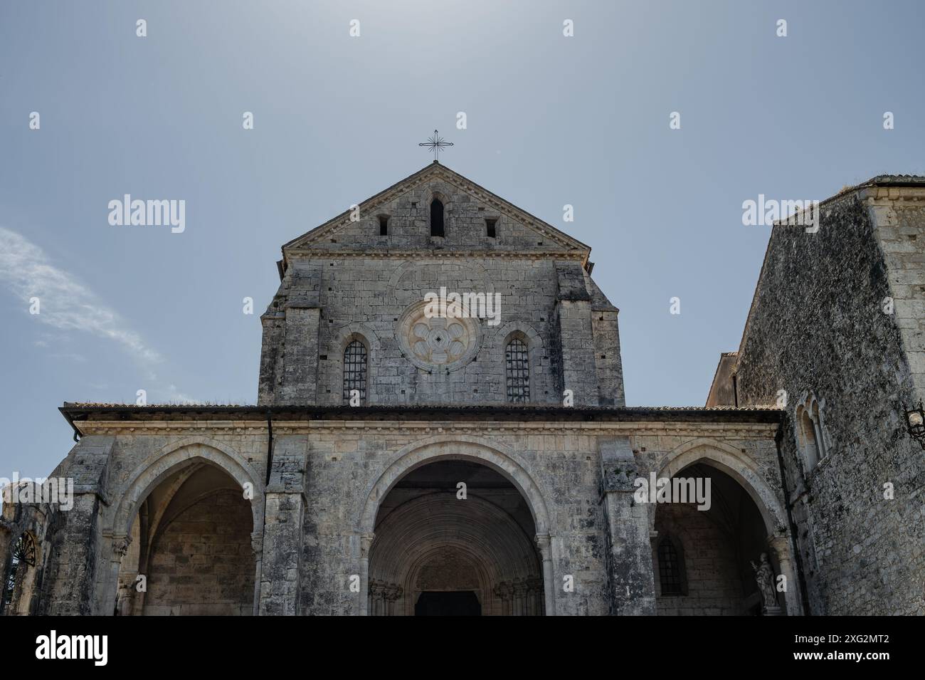 C'est l'un des monastères italiens les plus importants de l'architecture gothique cistercienne. Il a été construit en 1203 et consacré en 1217. Banque D'Images