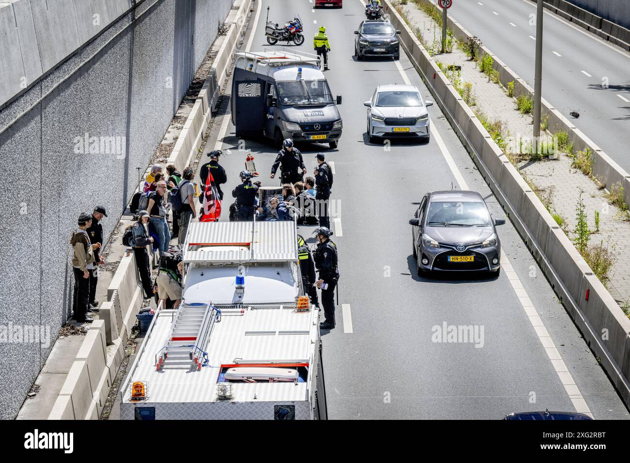 LA HAYE - les activistes climatiques A12 à la Haye bloquent à nouveau l'A12.ROBIN UTRECHT pays-bas Out - belgique Out Credit : ANP/Alamy Live News Banque D'Images