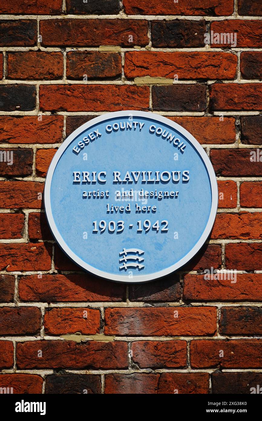 Plaque bleue commémorant la résidence de l'artiste Eric Ravilious à Bank House, Castle Hedingham Banque D'Images