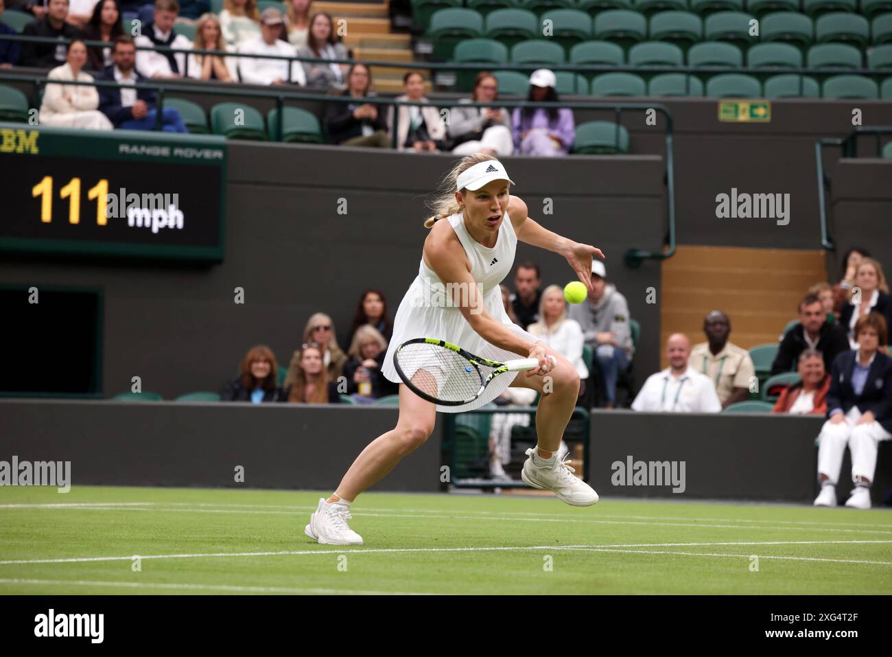 Wimbledon, Londres, Royaume-Uni. 06 juillet 2024. Caroline Wozniacki en action contre Elena Rybakina lors de leur troisième tour de match féminin en simple à Wimbledon. Crédit : Adam Stoltman/Alamy Live News Banque D'Images