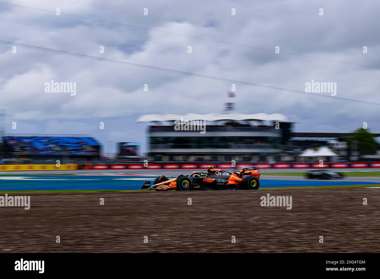 NORTHAMPTONSHIRE, ROYAUME-UNI. 06 juillet 24. Lando Norris (Grande-Bretagne) de McLaren en troisième séance d’essais d’aujourd’hui lors du Grand Prix de Grande-Bretagne 2024 de Qatar Airways sur le circuit de Silverstone le samedi 06 juillet 2024 dans LE NORTHAMPTONSHIRE, ANGLETERRE. Crédit : Taka G Wu/Alamy Live News Banque D'Images