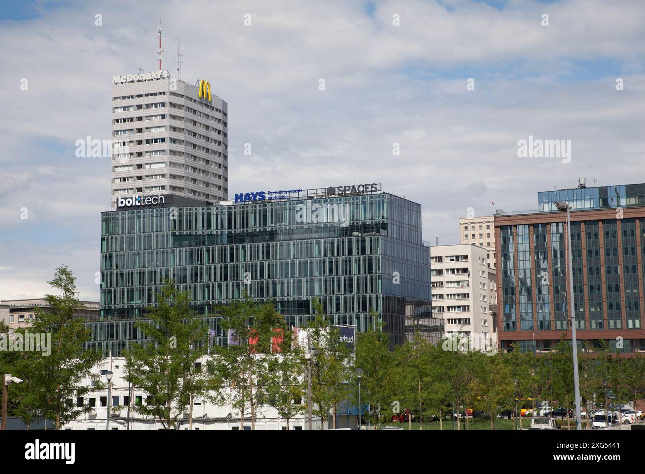 Centrum Marszałkowska - un immeuble de bureaux à Varsovie - Centrum Marszałkowska w Warszawie Banque D'Images