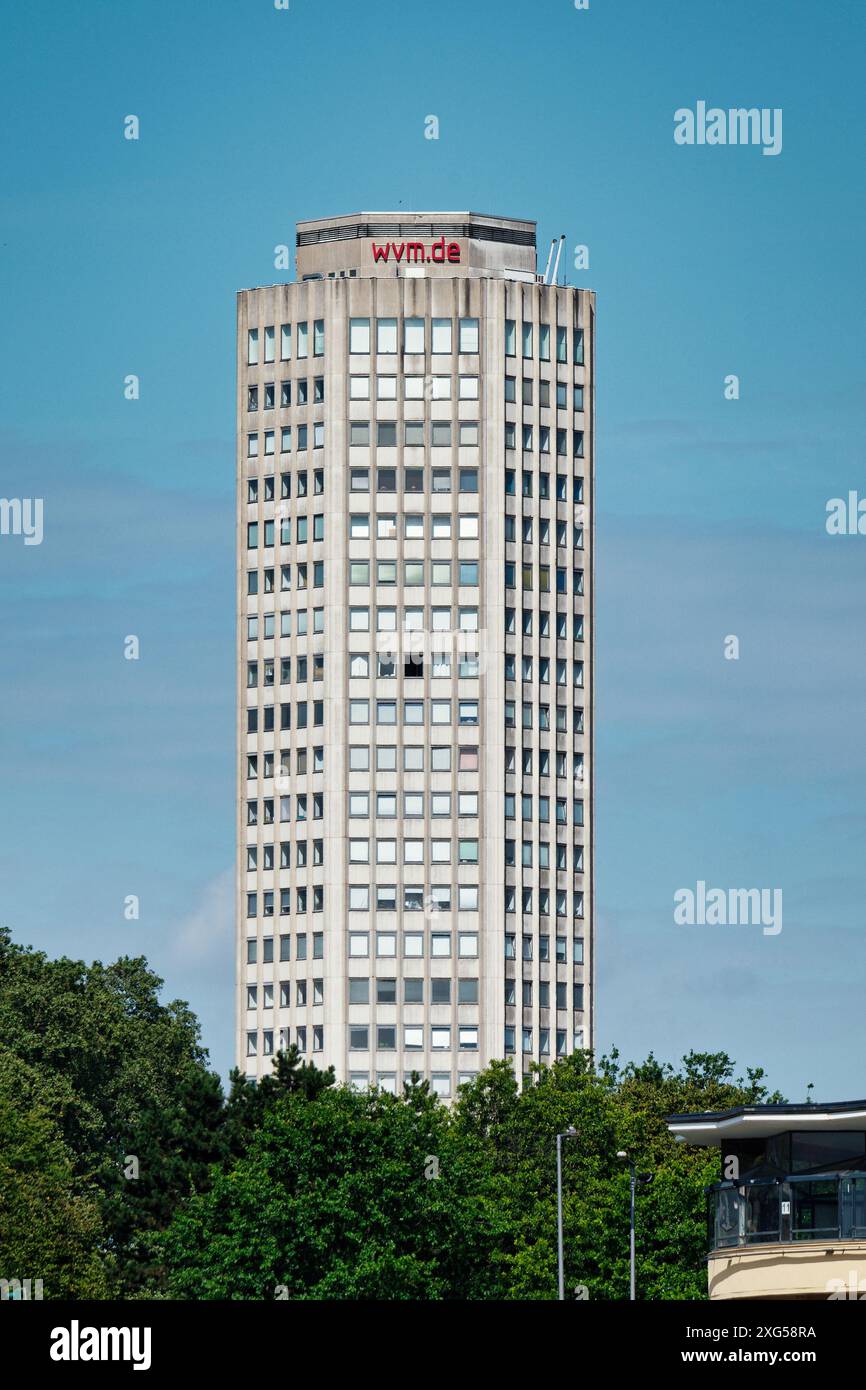Cologne, Allemagne 17 juillet 2023 : la tour résidentielle Ringturm de 1973 sur ebertplatz à cologne Banque D'Images