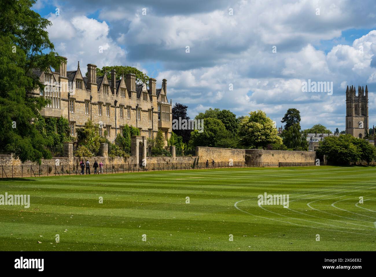 Merton Field, Merton College, et Magdalen Tower, Université d'Oxford, Oxford, Oxfordshire, Angleterre, Royaume-Uni, GB. Banque D'Images