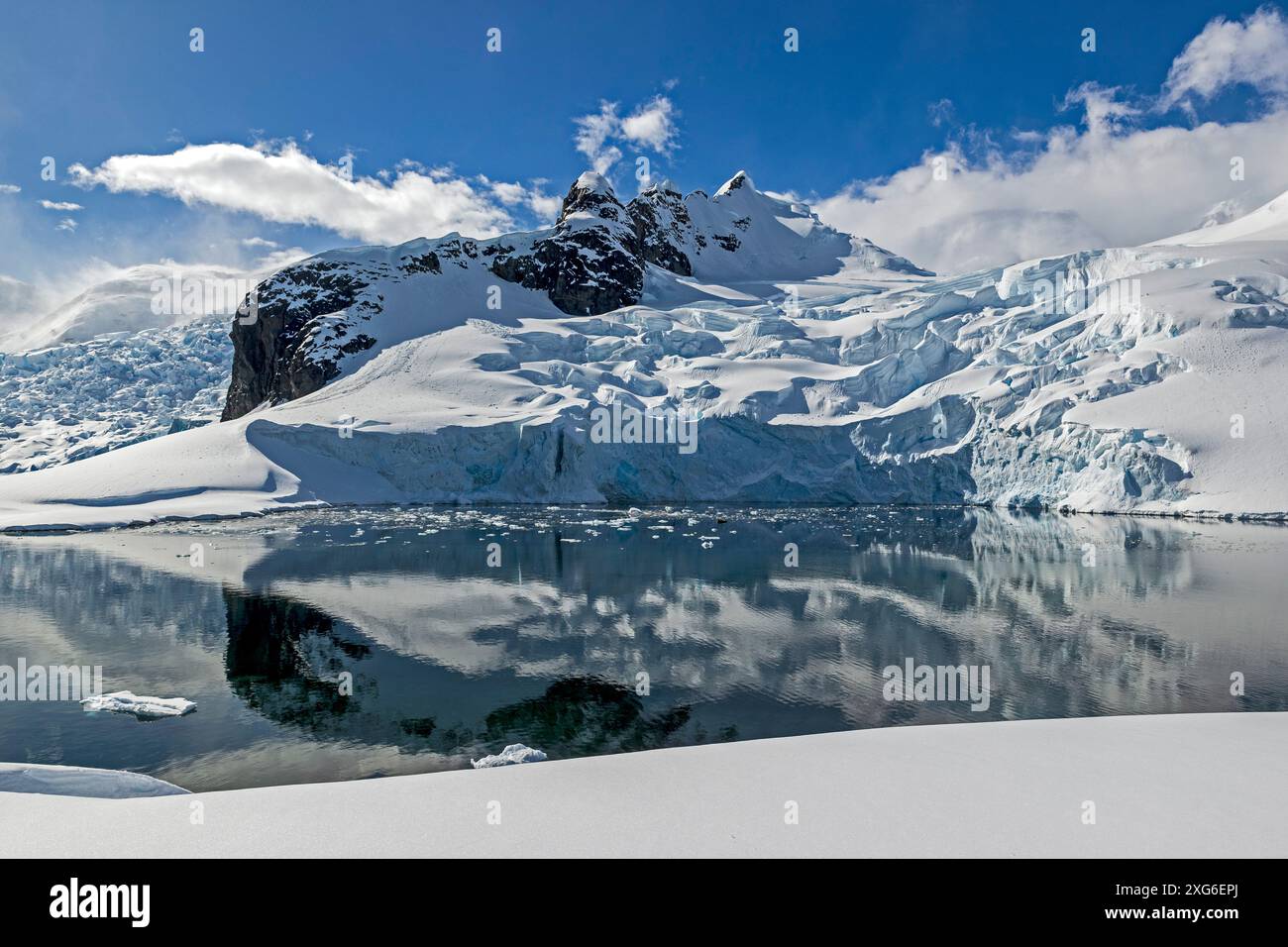 Paradise Harbour, péninsule Antarctique, lundi 20 novembre 2023. Photo : David Rowland / One-Image.com Banque D'Images