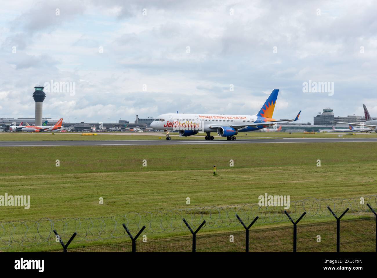 Jet2 Boeing 757 à l'aéroport de Manchester Banque D'Images