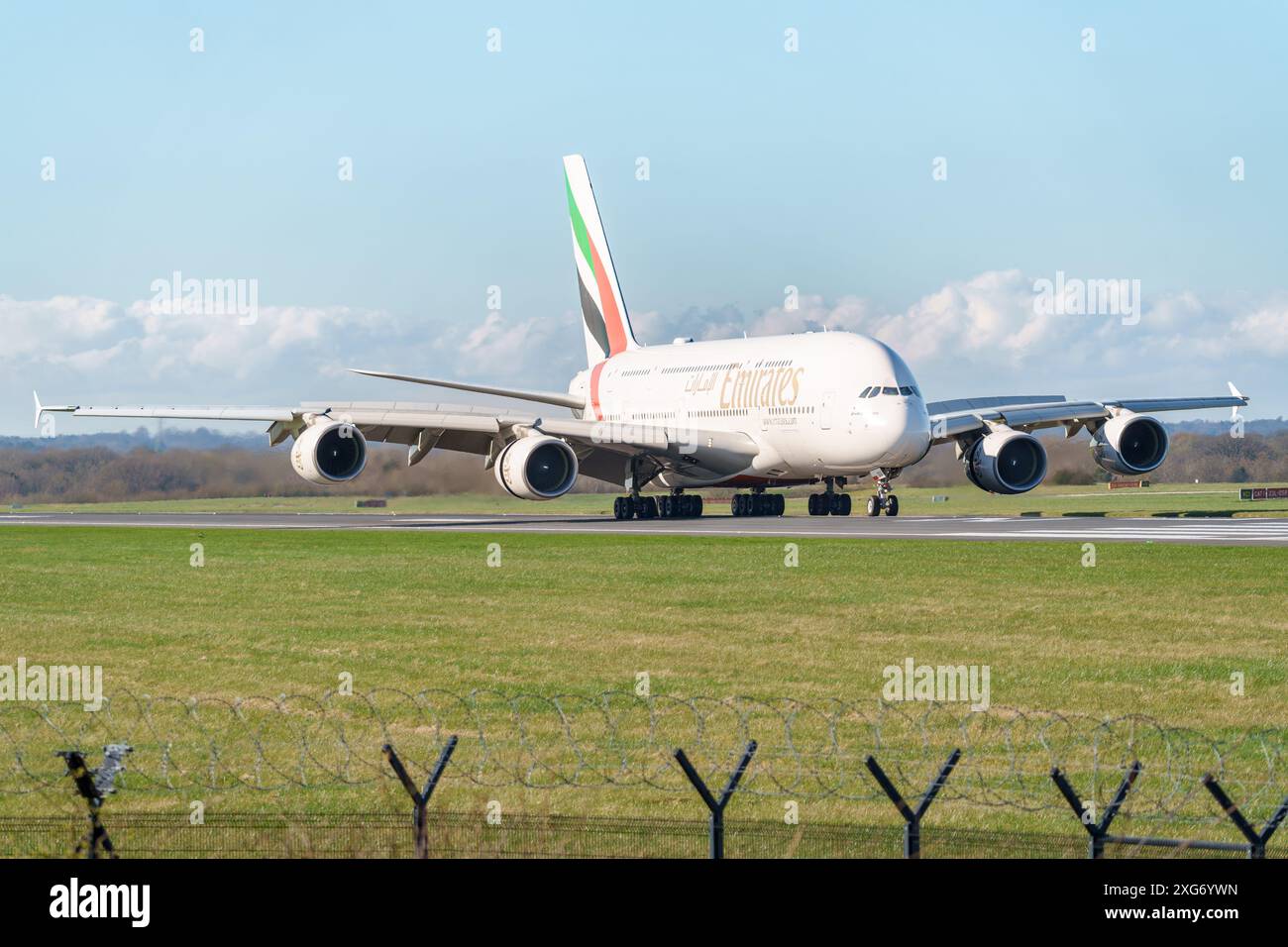 Airbus A380 d'Emirates à l'aéroport international de Manchester Banque D'Images