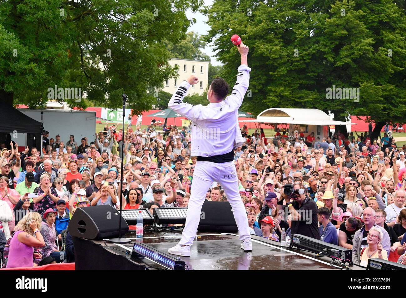 Lucas Cordalis beim SchlagerHammer 2024 im Schlosspark Oranienburg