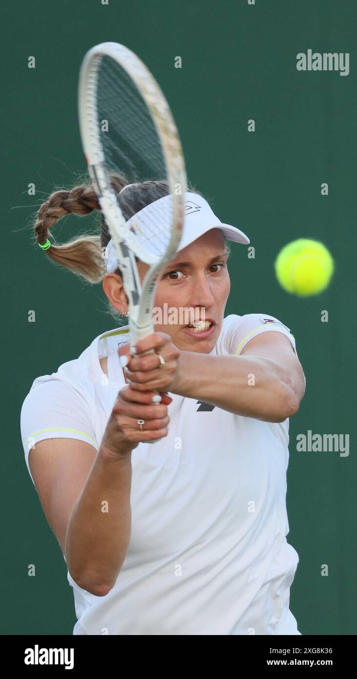 Londres, Royaume-Uni. 07 juillet 2024. Belge Elise Mertens un match de tennis en double entre la paire belgo-taïwanaise Mertens-Hsieh et la paire britannique Appleton-Miyazaki, dans la deuxième manche du double féminin du tournoi de grand chelem de Wimbledon 2024 au All England Tennis Club, dans le sud-ouest de Londres, en Grande-Bretagne. BELGA PHOTO BENOIT DOPPAGNE crédit : Belga News Agency/Alamy Live News Banque D'Images