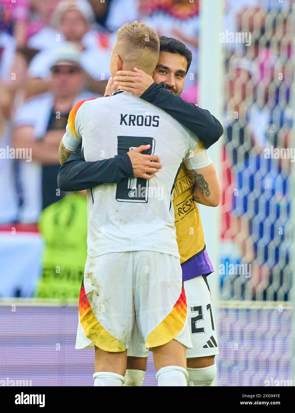Toni Kroos, DFB 8 Ilkay Guendogan, DFB 21 SAD après le match de quart de finale ALLEMAGNE, Espagne. , . Le 5 juillet 2024 à Stuttgart, Allemagne. Photographe : ddp images/STAR-images crédit : ddp Media GmbH/Alamy Live News Banque D'Images