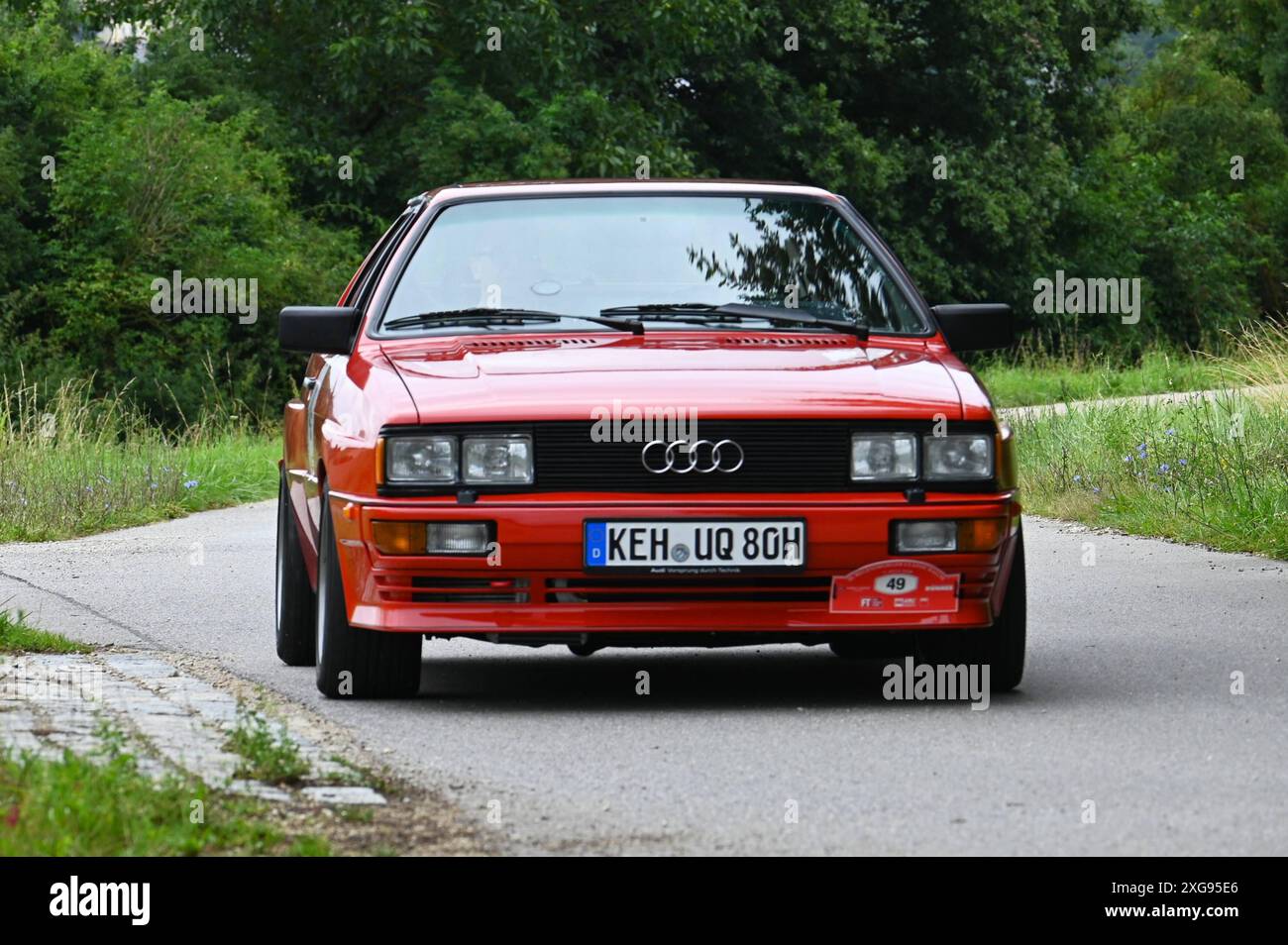 20. Regensburger Classic Rallye, Oldtimer-Rennen bzw Ausfahrt mit Start und Ziel in Regensburg, via Laaber, Beratzhausen, Lupburg, Steinmühle BEI Parsberg, Hexenagger, Kapflberg, Sinzing, Stadtamhof. Foto : Startnummer 49, Audi Quattro bzw Urquattro, Baujahr 1981 mit 200 PS *** 20 Regensburger Classic Rallye, course de voitures classiques avec départ et arrivée à Regensburg, via Laaber, Beratzhausen, Lupburg, Steinmühle près de Parsberg, Hexenagger, Kapflberg, Sinzing, Stadtamhof photo du numéro de départ 49, Audi Quattro ou Urquattro, construit en 1981 avec 200 ch Banque D'Images