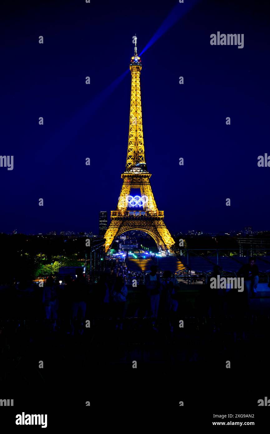 Tour Eiffel prête pour les Jeux Olympiques, Paris Banque D'Images