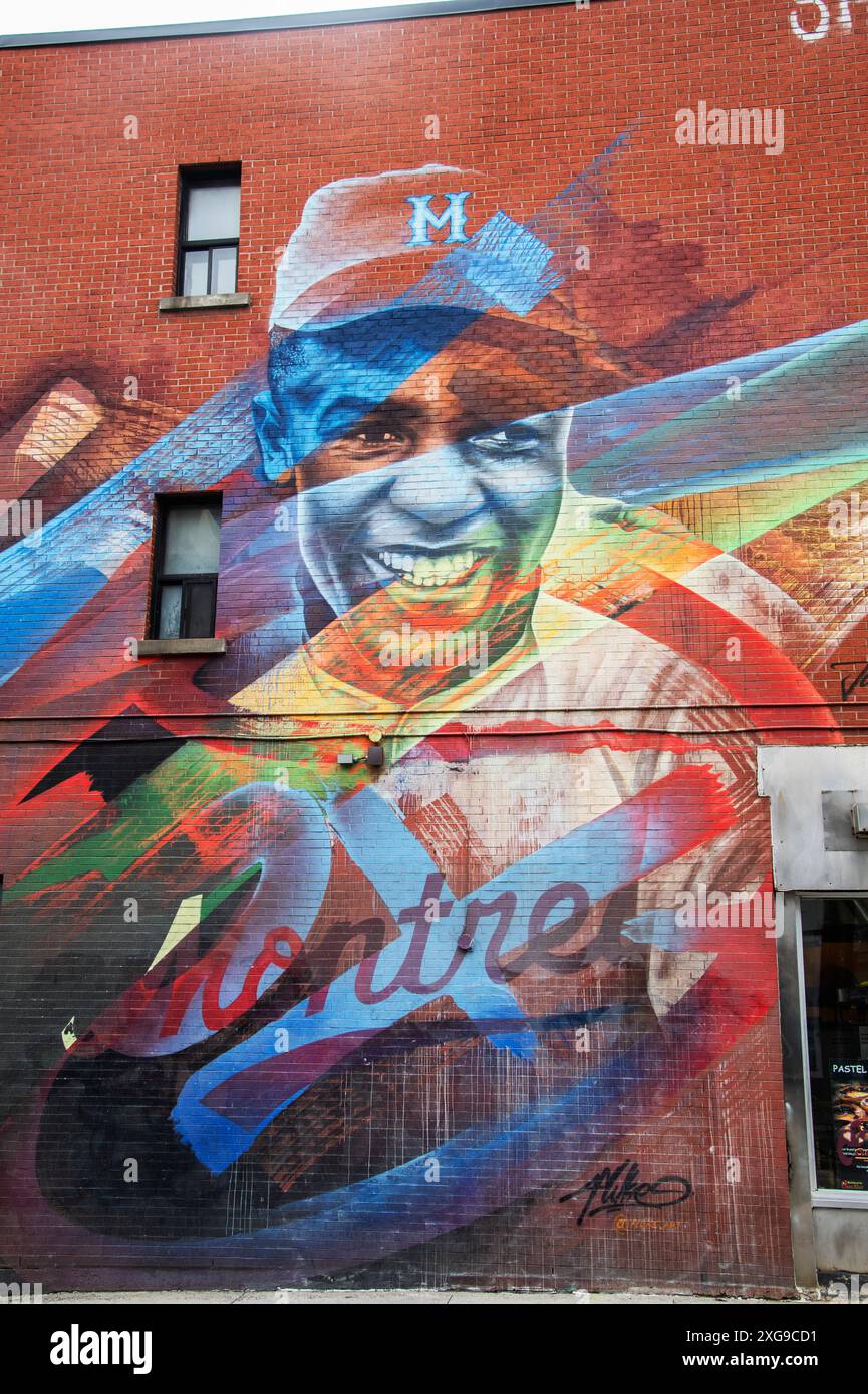 Peinture murale de la joueuse de baseball Jackie Robinson sur la rue Napoleon au centre-ville de Montréal, Québec, Canada Banque D'Images