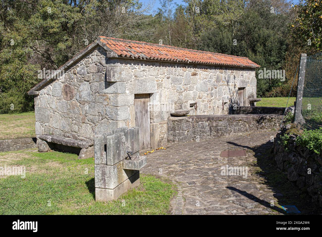 Ancien moulin à eau traditionnel typique de Galice, Espagne Banque D'Images