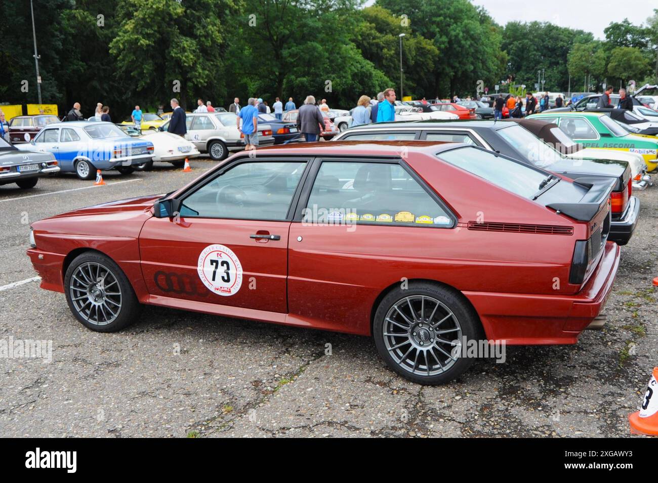 20. Regensburger Classic Rallye, Oldtimer-Rennen bzw Ausfahrt mit Start und Ziel in Regensburg, via Laaber, Beratzhausen, Lupburg, Steinmühle BEI Parsberg, Hexenagger, Kapflberg, Sinzing, Stadtamhof. Foto : Startnummer 73, Audi Quattro bzw Urquattro, Baujahr 1985 mit 200 PS *** 20 Regensburger Classic Rallye, course de voitures classiques avec départ et arrivée à Regensburg, via Laaber, Beratzhausen, Lupburg, Steinmühle près de Parsberg, Hexenagger, Kapflberg, Sinzing, Stadtamhof photo du numéro de départ 73, Audi Quattro ou Urquattro, construit en 1985 avec 200 ch Banque D'Images