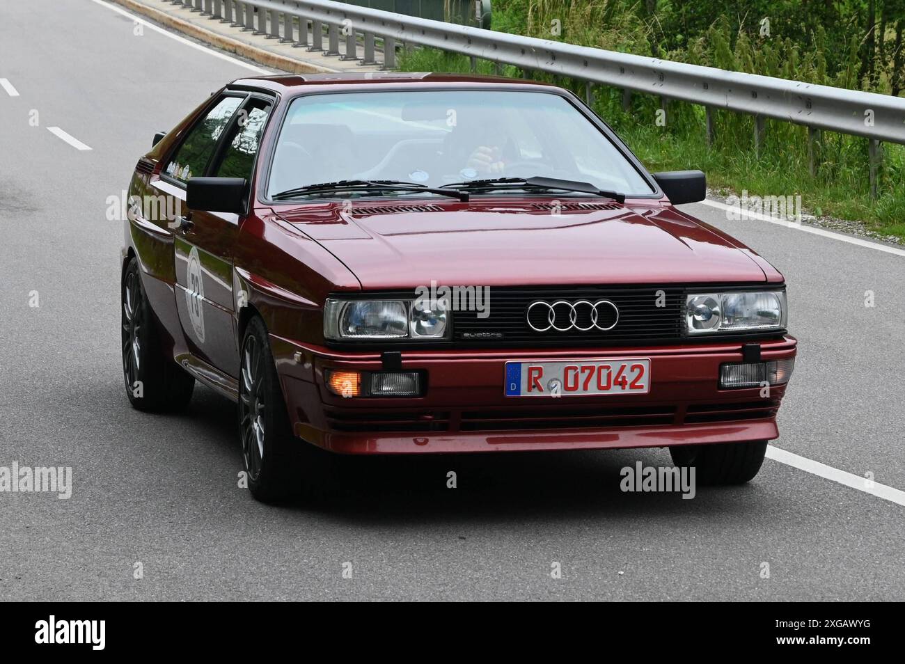 20. Regensburger Classic Rallye, Oldtimer-Rennen bzw Ausfahrt mit Start und Ziel in Regensburg, via Laaber, Beratzhausen, Lupburg, Steinmühle BEI Parsberg, Hexenagger, Kapflberg, Sinzing, Stadtamhof. Foto : Startnummer 73, Audi Quattro bzw Urquattro, Baujahr 1985 mit 200 PS *** 20 Regensburger Classic Rallye, course de voitures classiques avec départ et arrivée à Regensburg, via Laaber, Beratzhausen, Lupburg, Steinmühle près de Parsberg, Hexenagger, Kapflberg, Sinzing, Stadtamhof photo du numéro de départ 73, Audi Quattro ou Urquattro, construit en 1985 avec 200 ch Banque D'Images