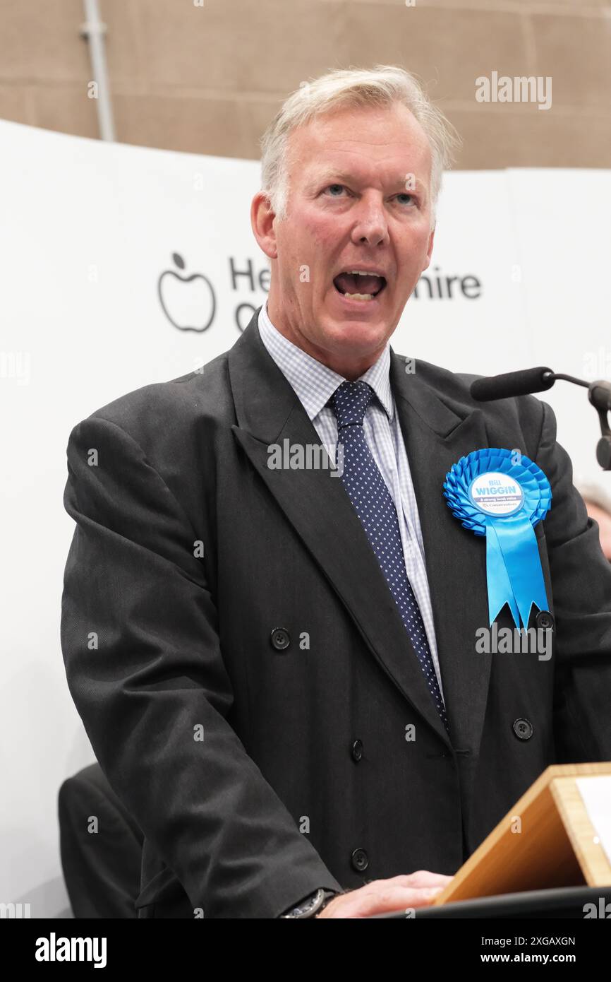 Hereford, Herefordshire, Royaume-Uni – vendredi 4 juillet 2024 – Election générale Sir Bill Wiggin le premier conservateur fait son discours de concession Banque D'Images