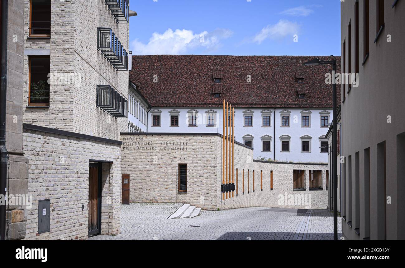 Rottenburg 07.07.2024 Aussenansicht Bischoefliches Ordinariat der Dioezese Rottenburg-Stuttgart. *** Rottenburg 07 07 2024 vue extérieure de l'Ordinariat épiscopal du diocèse de Rottenburg Stuttgart Banque D'Images