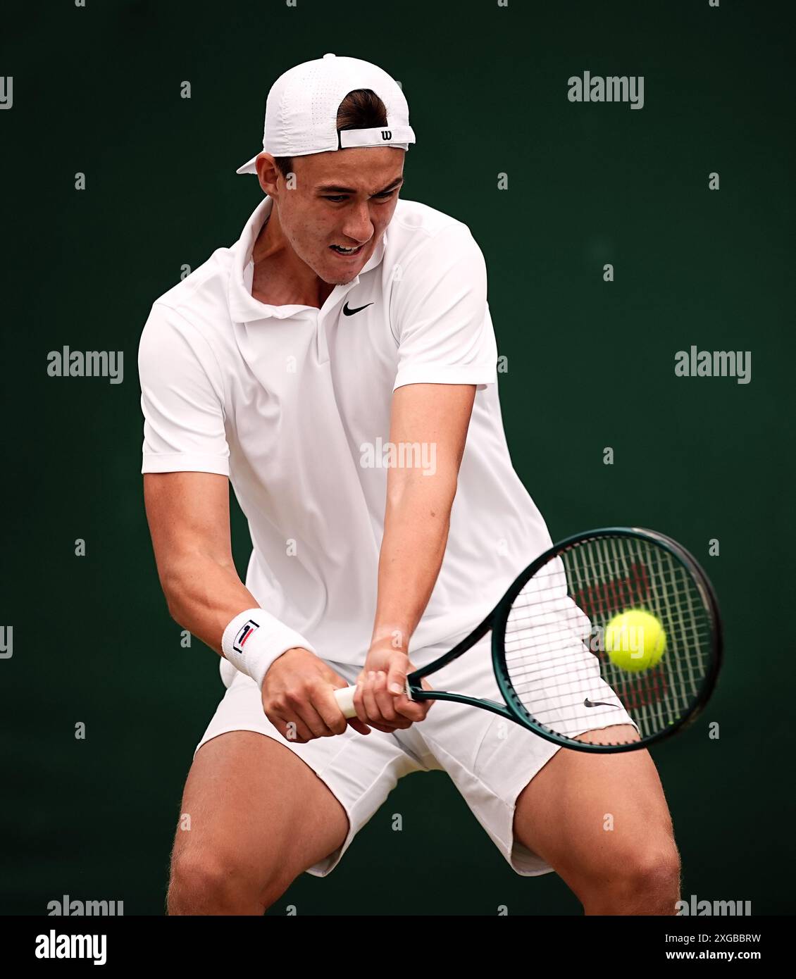 Oliver Bonding en action le huitième jour des Championnats de Wimbledon 2024 au All England Lawn Tennis and Croquet Club, Londres. Date de la photo : lundi 8 juillet 2024. Banque D'Images