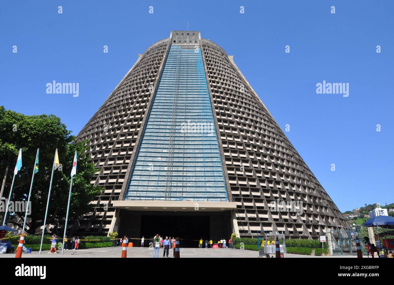 Vue de la cathédrale métropolitaine de São Sebastião, mieux connue sous le nom de Catedral Metropolitana do Rio de Janeiro (Catedral Metropolitana) Banque D'Images