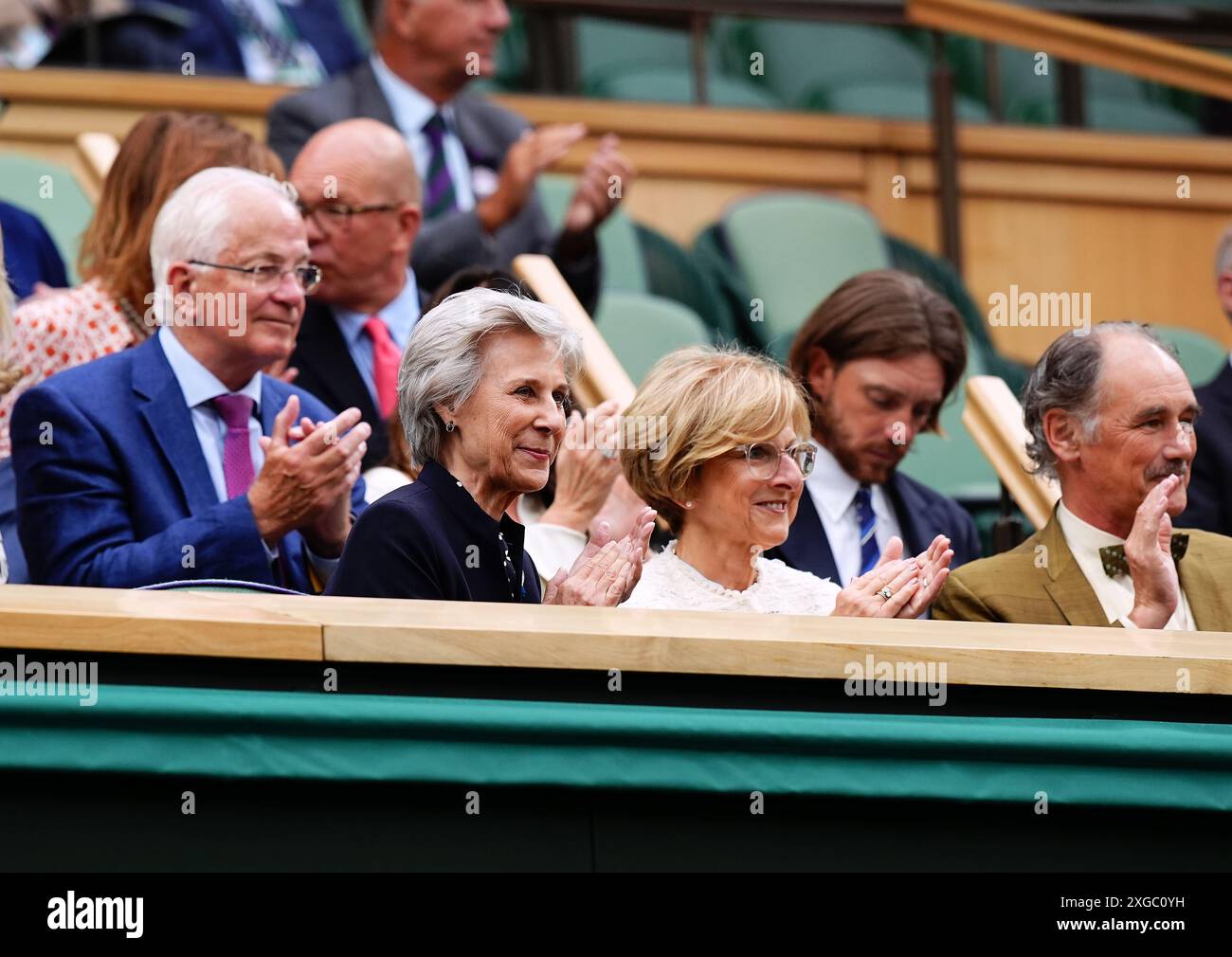 La duchesse de Gloucester dans la loge royale le huitième jour des Championnats de Wimbledon 2024 au All England Lawn Tennis and Croquet Club, Londres. Date de la photo : lundi 8 juillet 2024. Banque D'Images