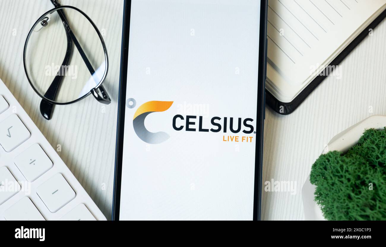 New York, États-Unis - 11 juin 2024 : logo Celsius Holdings sur l'écran du téléphone, icône de l'entreprise. Banque D'Images