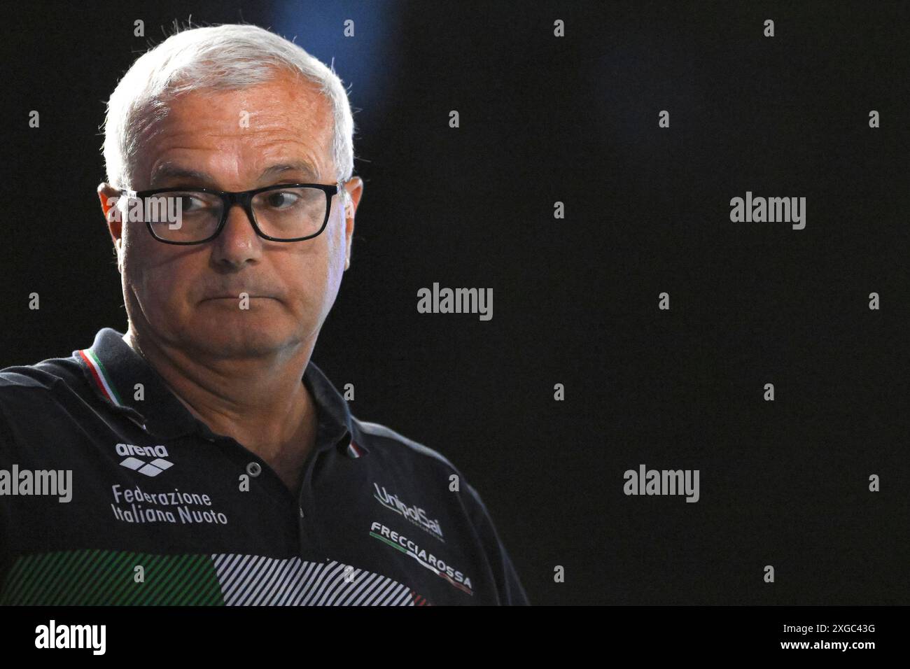 Alessandro Campagna, entraîneur-chef de l'Italie, lors du match de water-polo masculin de la Sardinia Cup opposant l'Espagne (casquettes blanches) et l'Italie (casquettes bleues) à l'AT piscina comunale à Alghero (Italie), le 5 juillet 2024. Banque D'Images