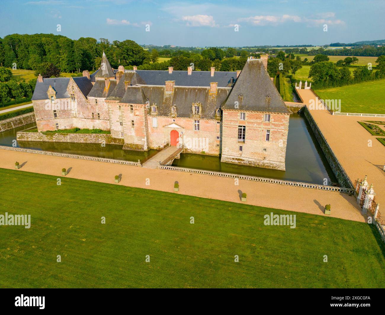 France, Orne, Parc naturel régional Normandie Maine, Château de Carrouges (vue aérienne) Banque D'Images