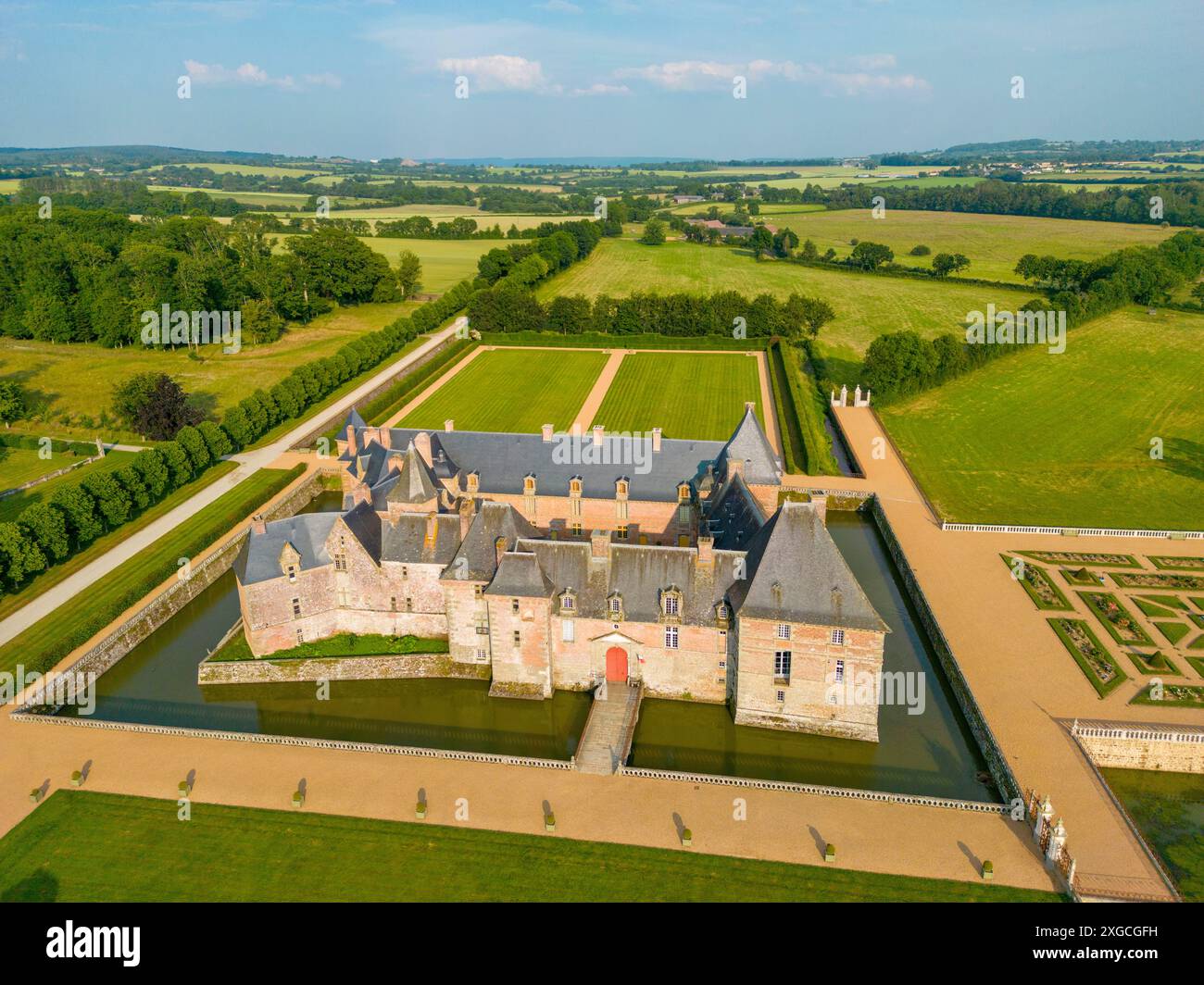 France, Orne, Parc naturel régional Normandie Maine, Château de Carrouges (vue aérienne) Banque D'Images