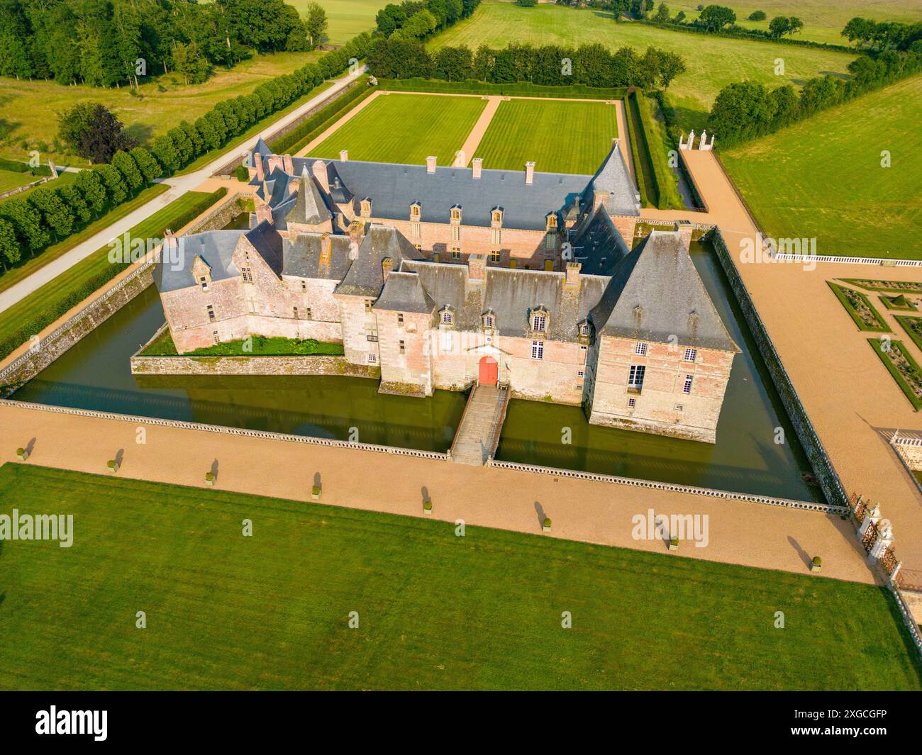 France, Orne, Parc naturel régional Normandie Maine, Château de Carrouges (vue aérienne) Banque D'Images