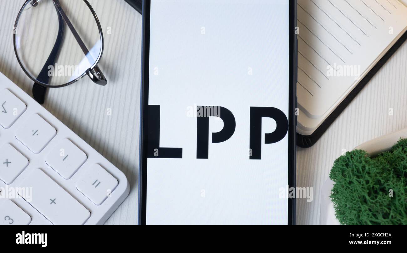 New York, États-Unis - 11 juin 2024 : logo LPP sa sur l'écran du téléphone, icône de la société. Banque D'Images